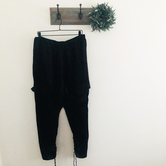 7 ForAll Mankind Black Satin Relaxed Cargo Pant XL - Picture 2 of 6
